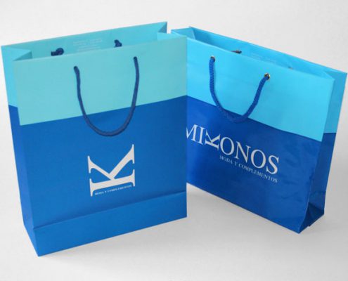 Bolsas originales y totalmente personalizadas para tiendas de ropa o calzado. Bolsas shopping con asas en papel, plástico reciclado o tela.